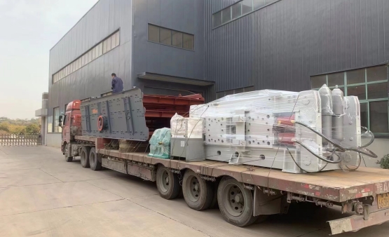 Shanghai Shunky Machinery Co.,Ltd. Hydraulic Roller Crusher exported to Kenya