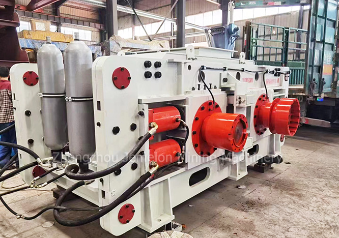 Hydraulic Roller Crusher