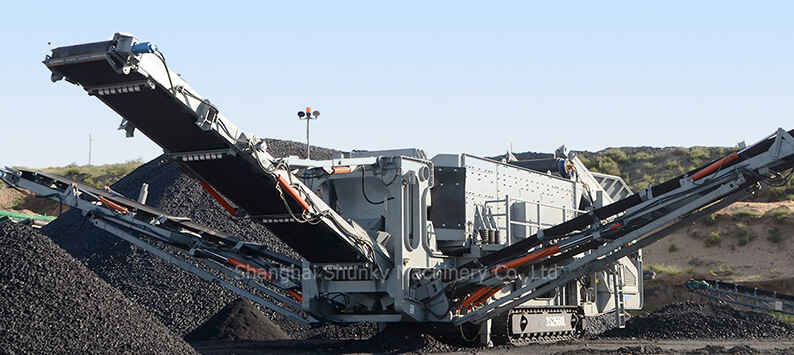 Crawler crushing station